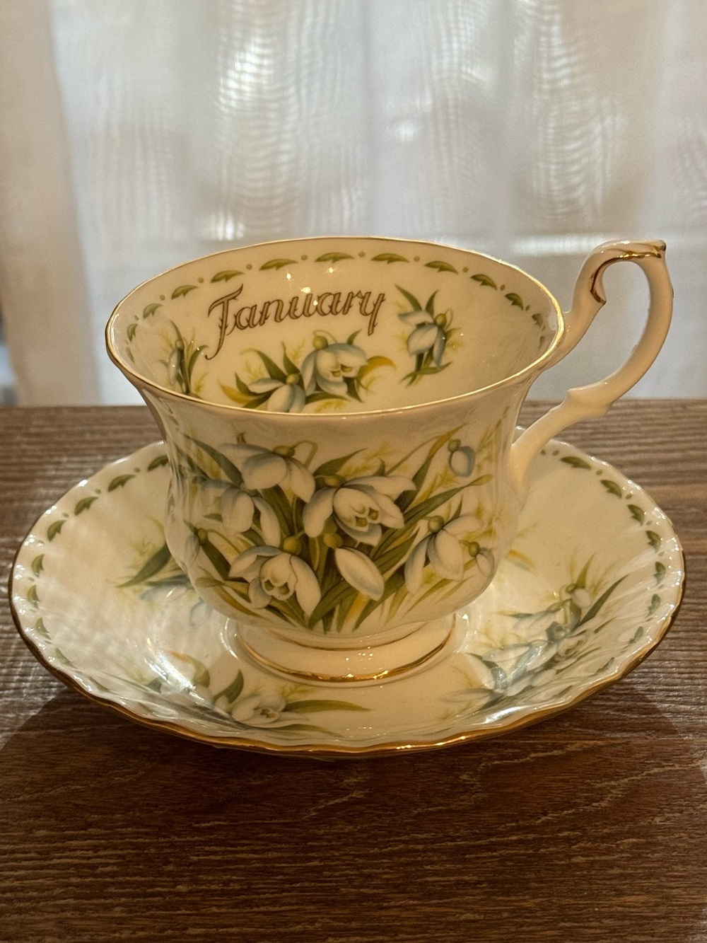 Royal Albert Bone China Tea Cup & Saucer - Flower of the Month January Snowdrops